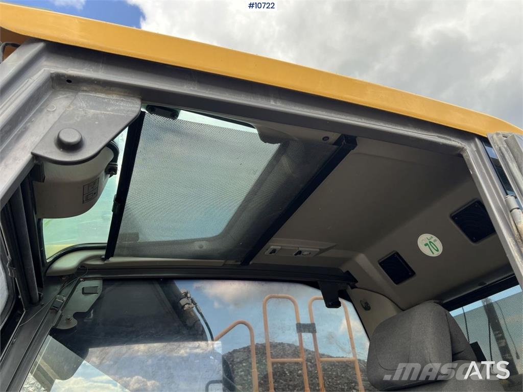 Volvo EC 250 ELwith Excavation System and Attachments حفارات زحافة