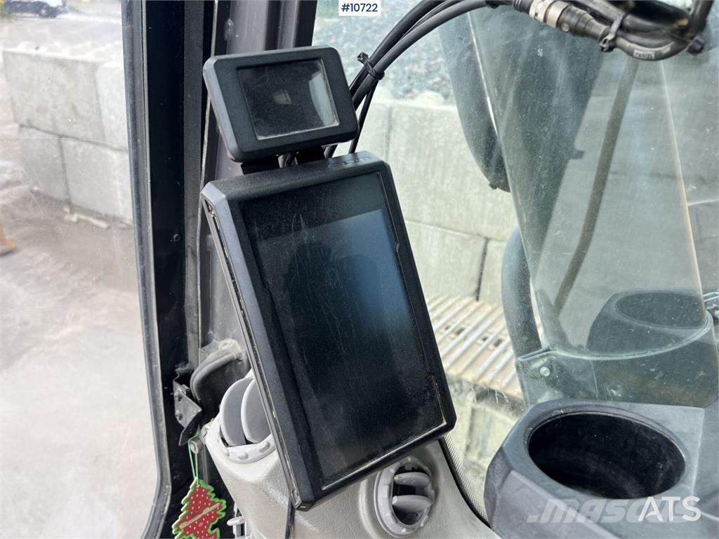 Volvo EC 250 ELwith Excavation System and Attachments حفارات زحافة