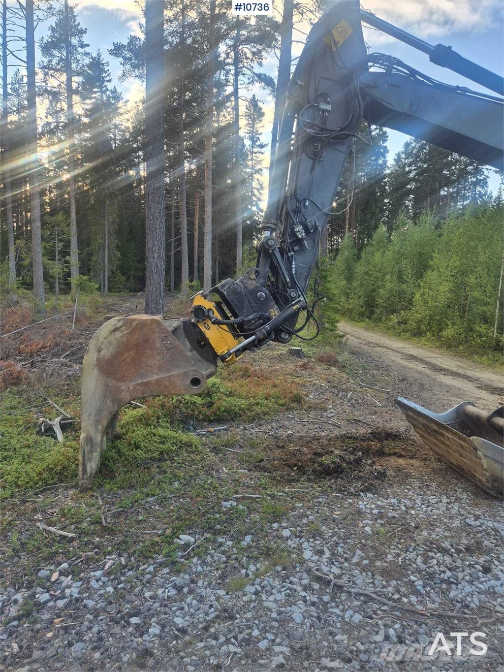 Volvo EC210CL Excavator with Excavation System and Attac Excavadoras sobre orugas