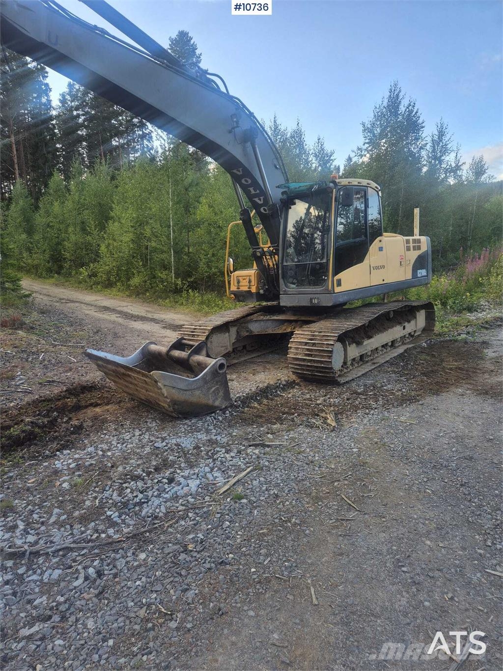 Volvo EC210CL Excavator with Excavation System and Attac Excavadoras sobre orugas