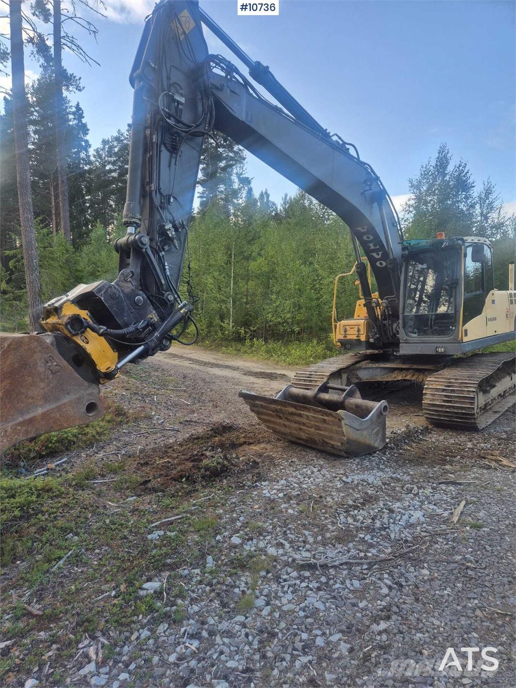 Volvo EC210CL Excavator with Excavation System and Attac Excavadoras sobre orugas