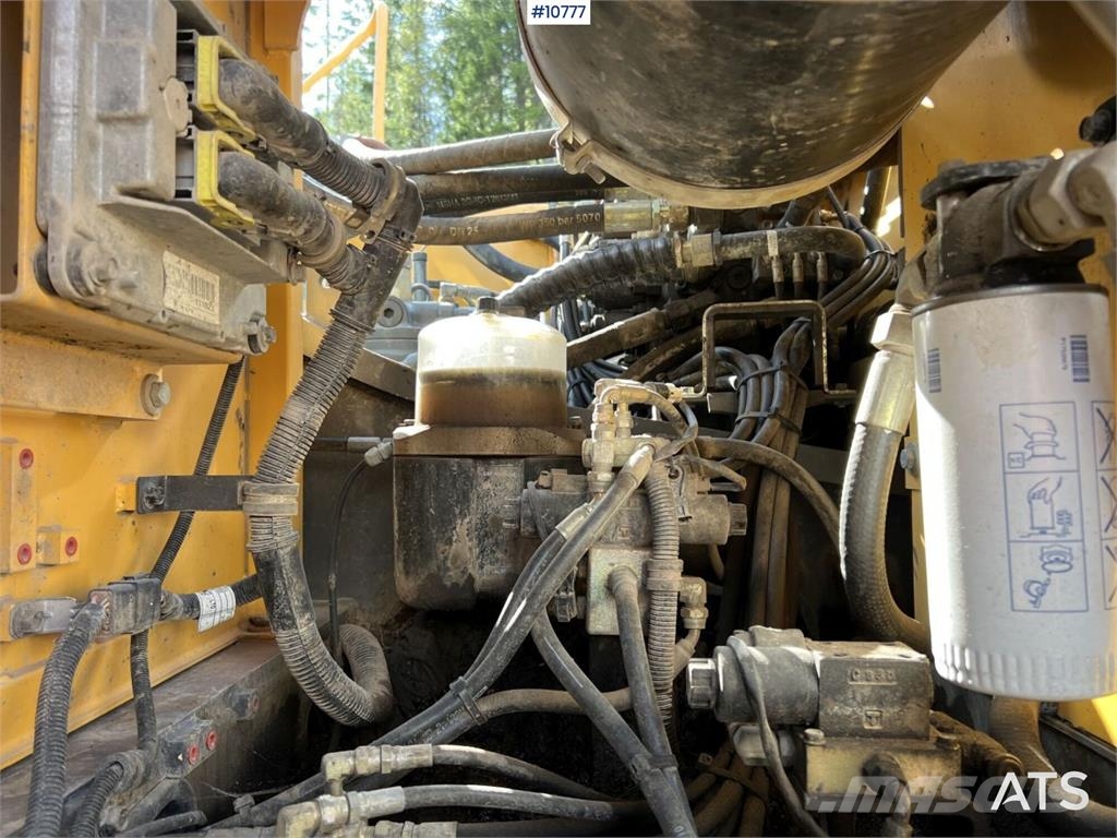 Volvo EC290CL Excavator with Attachments VIDEO Εκσκαφείς με ερπύστριες