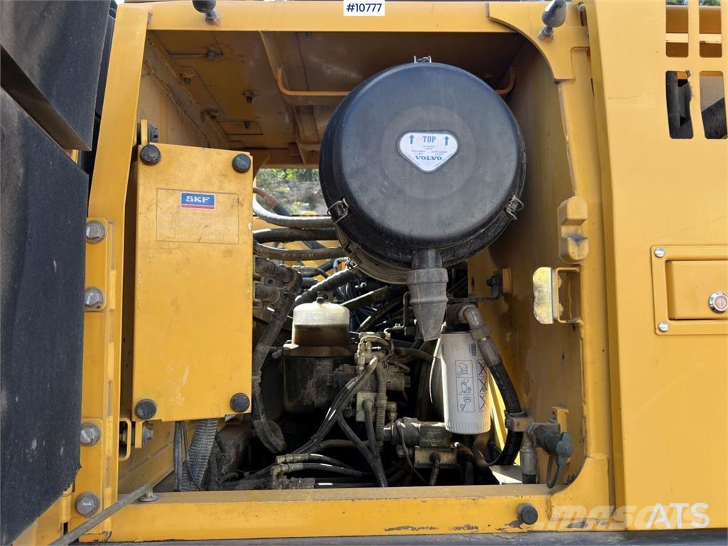 Volvo EC290CL Excavator with Attachments VIDEO Εκσκαφείς με ερπύστριες