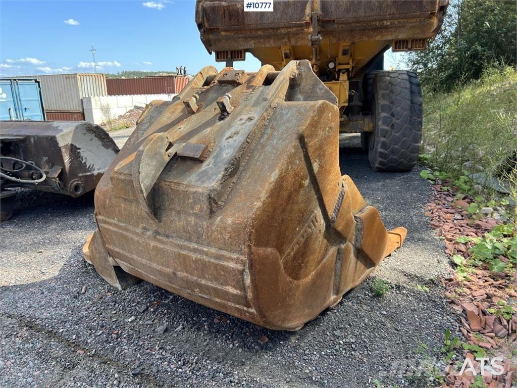 Volvo EC290CL Excavator with Attachments VIDEO Εκσκαφείς με ερπύστριες