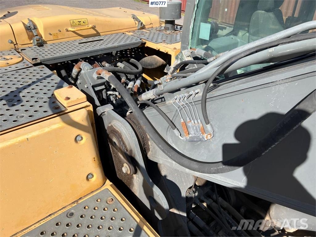 Volvo EC290CL Excavator with Attachments VIDEO Εκσκαφείς με ερπύστριες