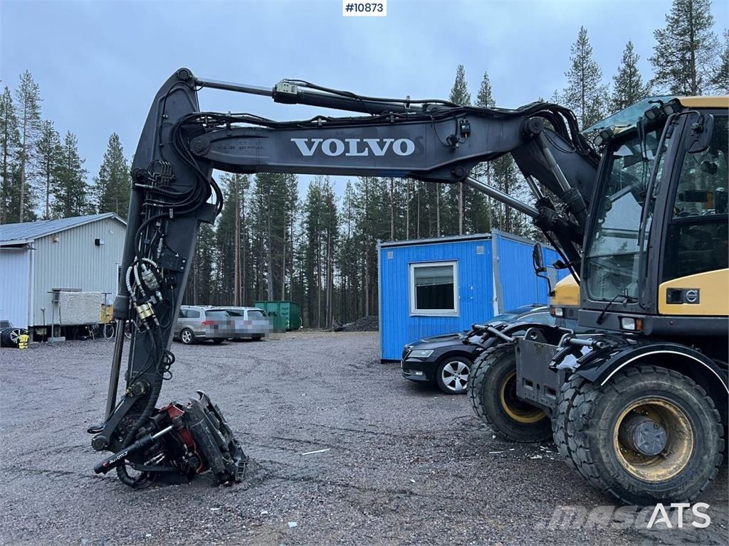 Volvo EW140 D with excavation system, undercarriage, and Hjulgrävare