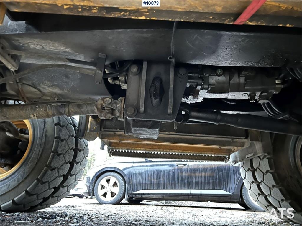 Volvo EW140 D with excavation system, undercarriage, and Hjulgrävare