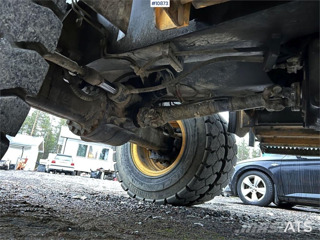 Volvo EW140 D with excavation system, undercarriage, and Hjulgrävare