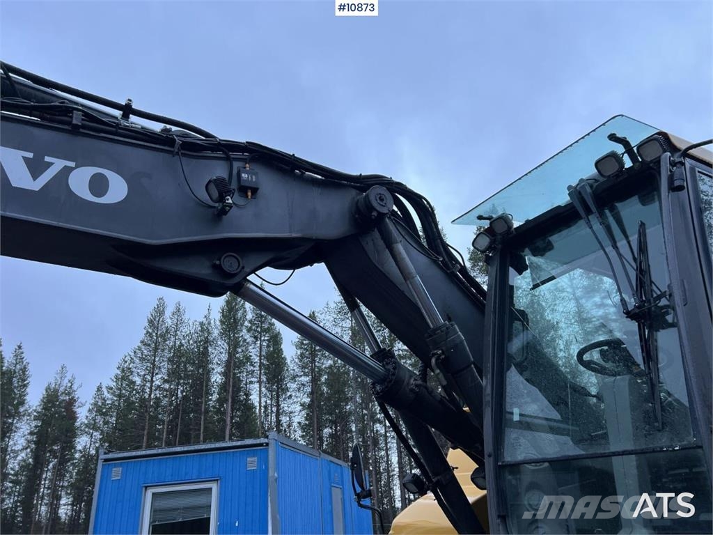 Volvo EW140 D with excavation system, undercarriage, and Hjulgrävare