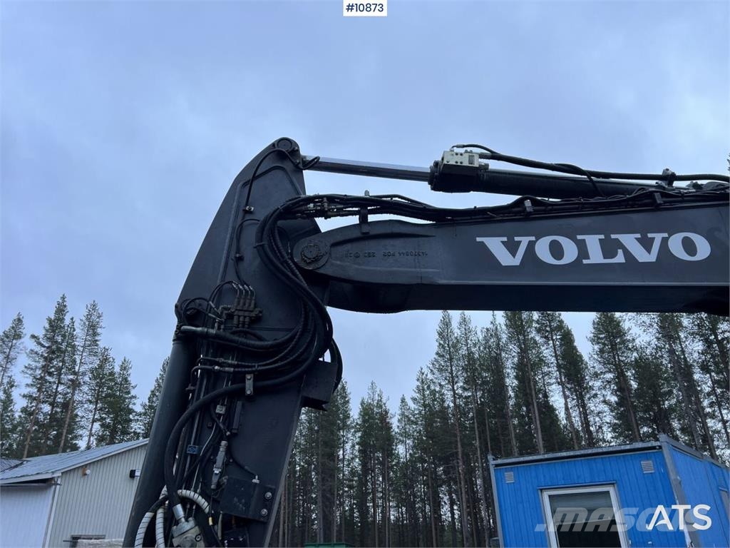 Volvo EW140 D with excavation system, undercarriage, and Hjulgrävare