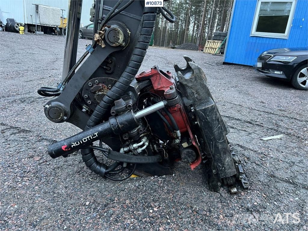 Volvo EW140 D with excavation system, undercarriage, and Hjulgrävare