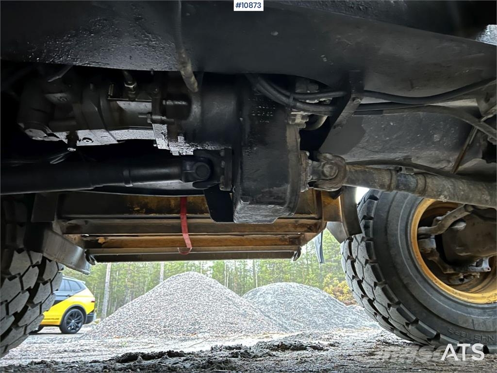 Volvo EW140 D with excavation system, undercarriage, and Hjulgrävare