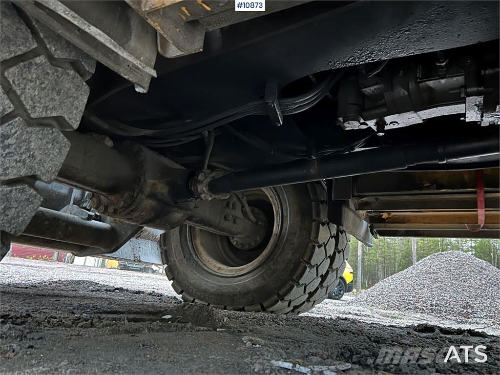 Volvo EW140 D with excavation system, undercarriage, and Hjulgrävare