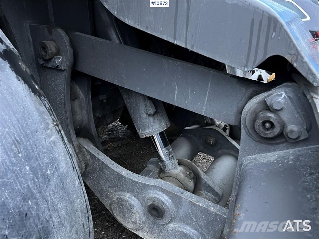 Volvo EW140 D with excavation system, undercarriage, and Hjulgrävare