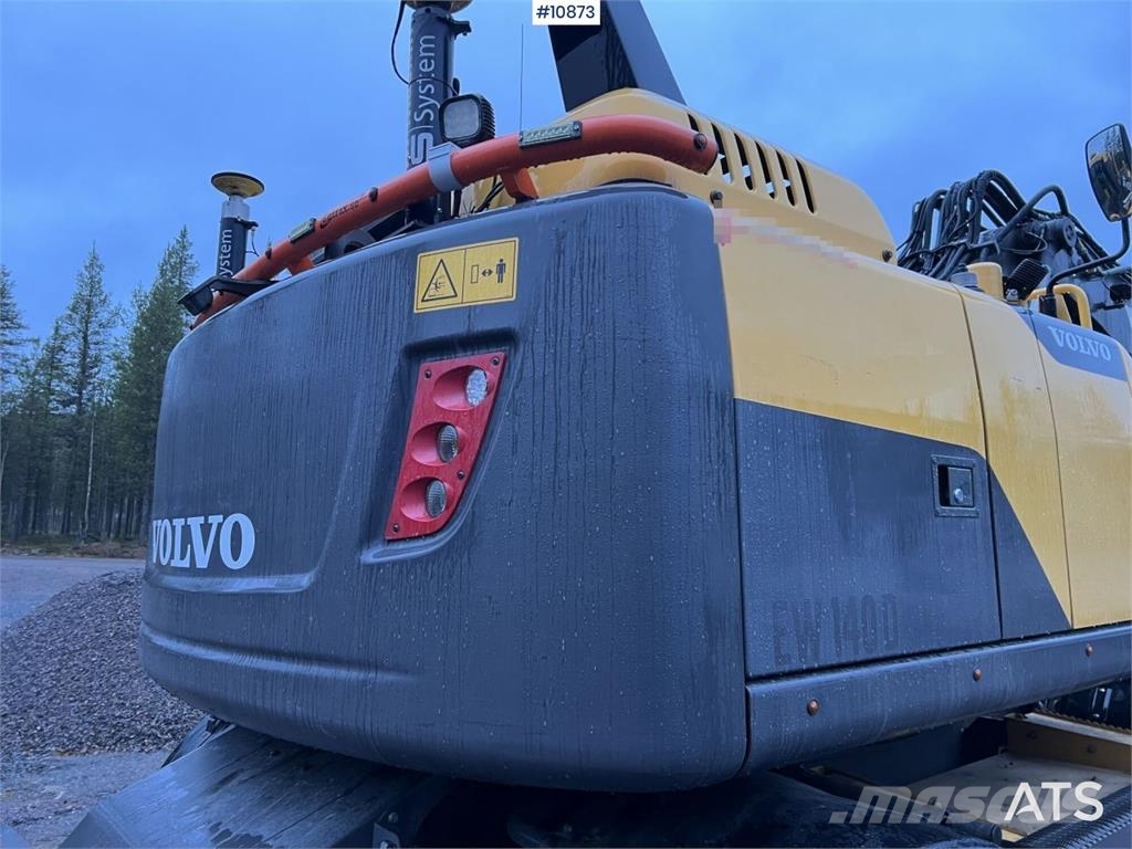 Volvo EW140 D with excavation system, undercarriage, and Hjulgrävare