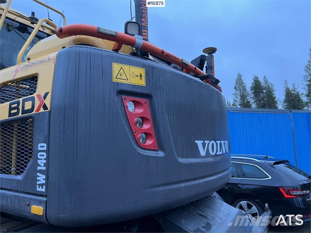 Volvo EW140 D with excavation system, undercarriage, and Hjulgrävare