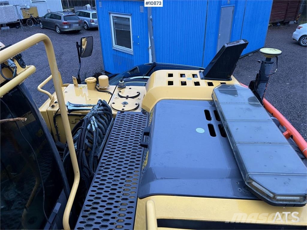Volvo EW140 D with excavation system, undercarriage, and Hjulgrävare