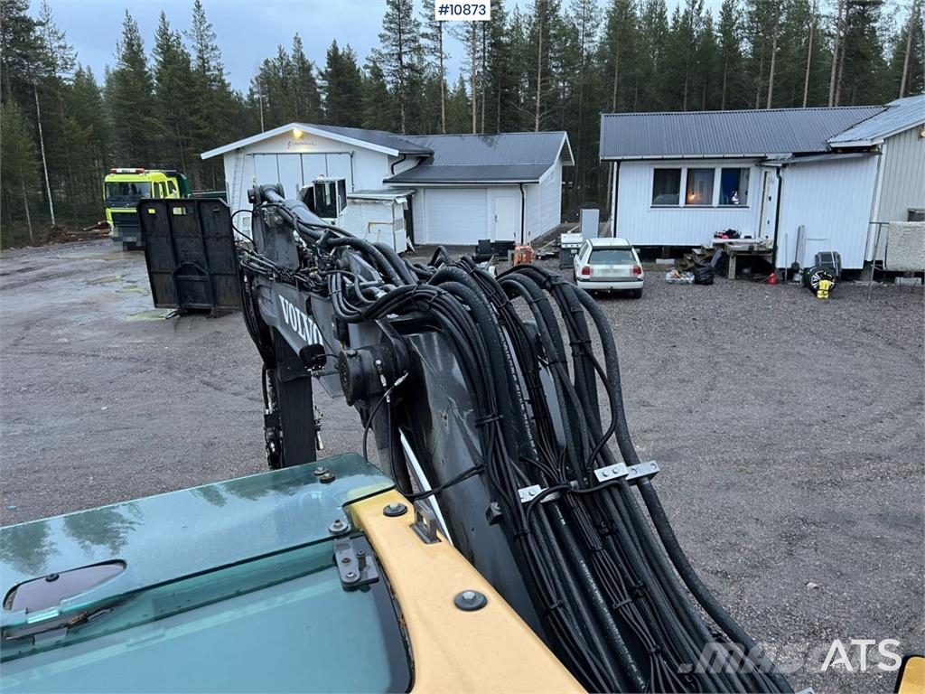 Volvo EW140 D with excavation system, undercarriage, and Hjulgrävare