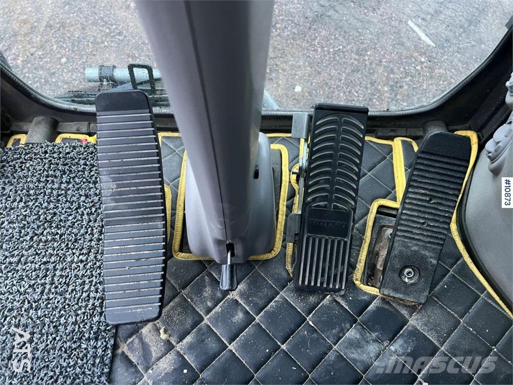 Volvo EW140 D with excavation system, undercarriage, and Hjulgrävare