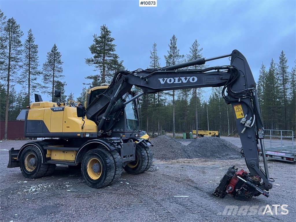 Volvo EW140 D with excavation system, undercarriage, and Hjulgrävare