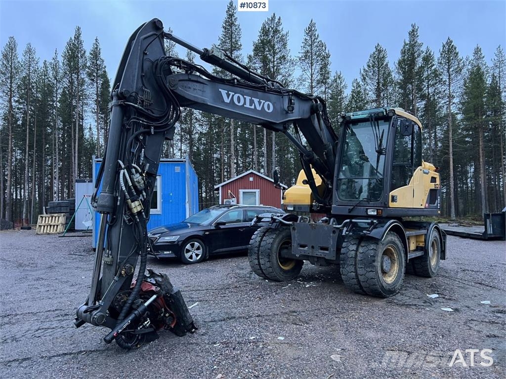 Volvo EW140 D with excavation system, undercarriage, and Hjulgrävare