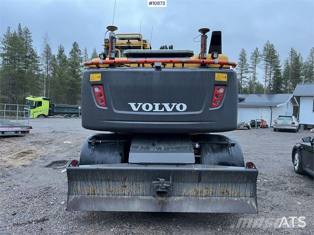 Volvo EW140 D with excavation system, undercarriage, and Hjulgrävare