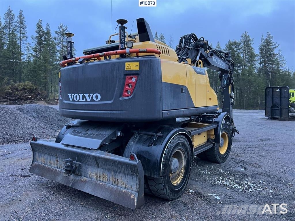 Volvo EW140 D with excavation system, undercarriage, and Hjulgrävare