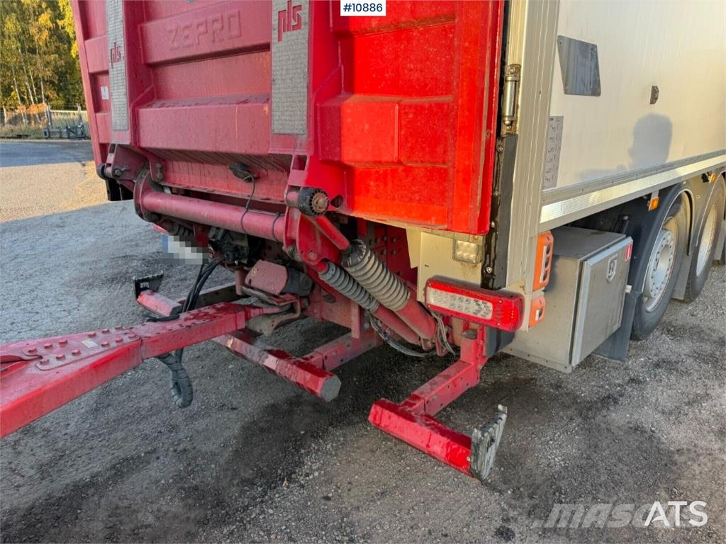 Volvo FH 84 TR 650 Box trucks