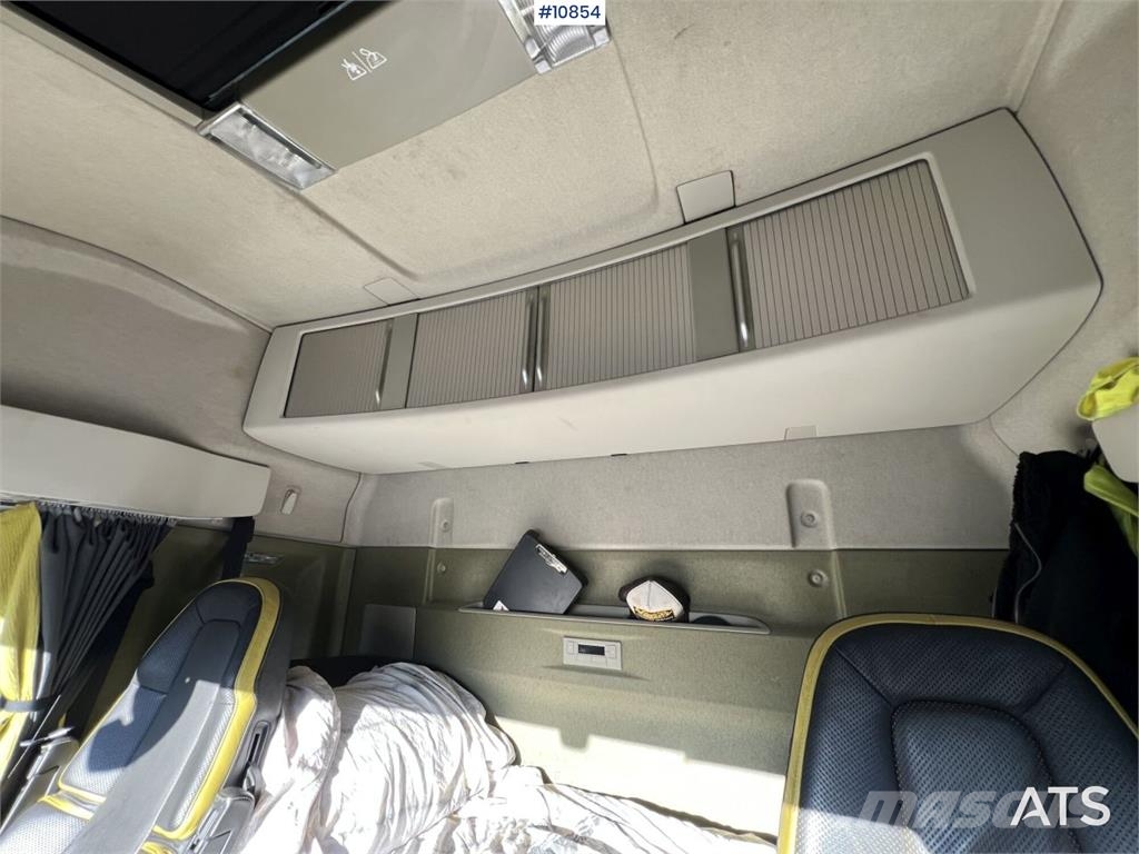 Volvo FH16 8*4 Camion ampliroll