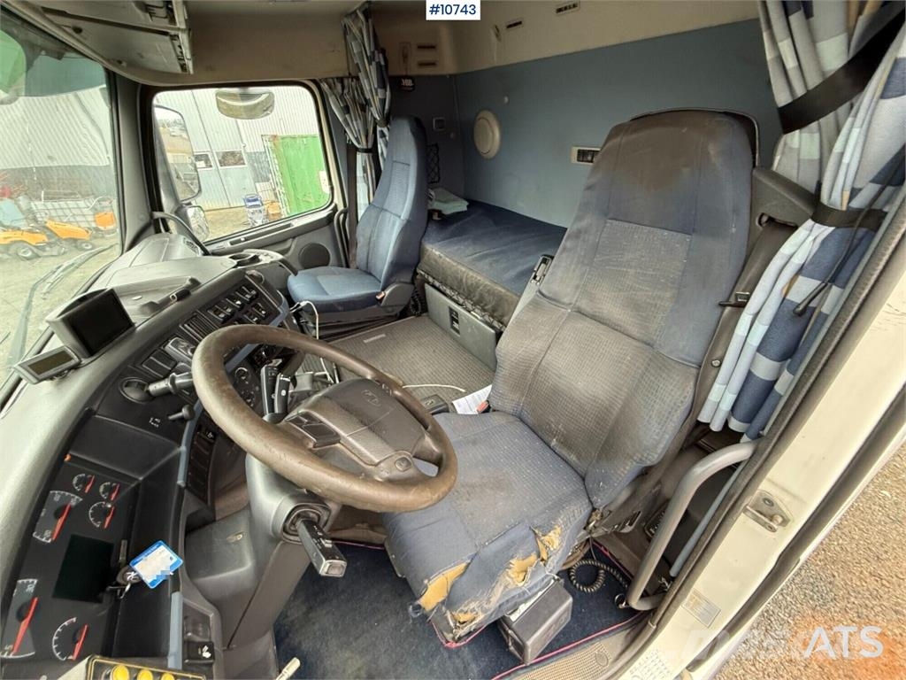 Volvo FH440 6x2 Truck with Loader Camiones elevadores de gancho