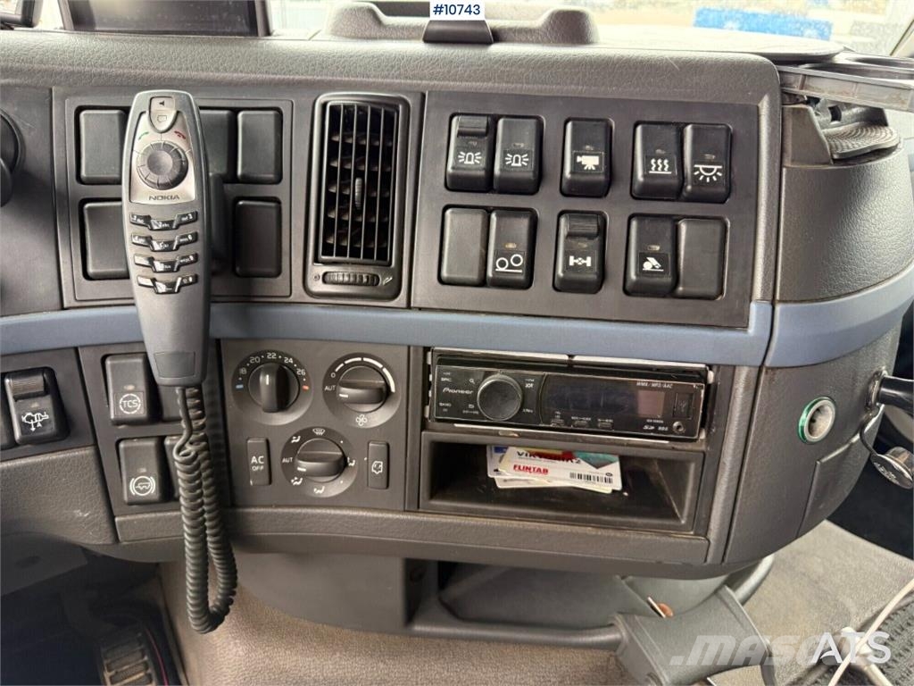 Volvo FH440 6x2 Truck with Loader Camiones elevadores de gancho