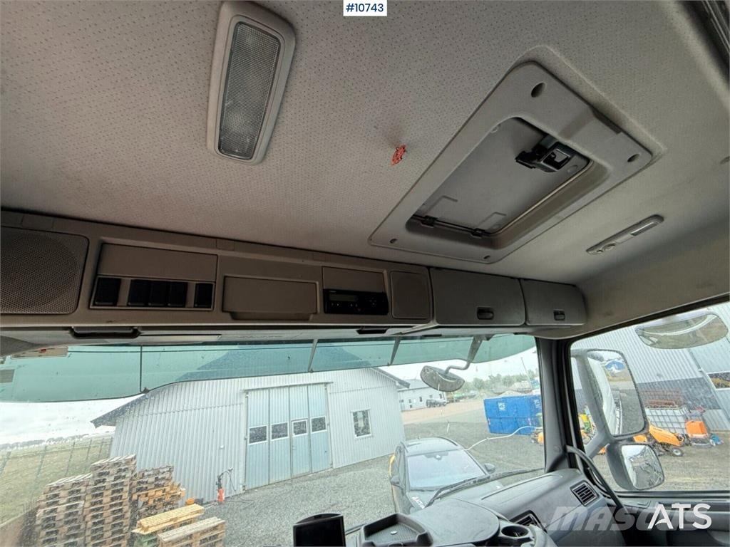 Volvo FH440 6x2 Truck with Loader Camiones elevadores de gancho