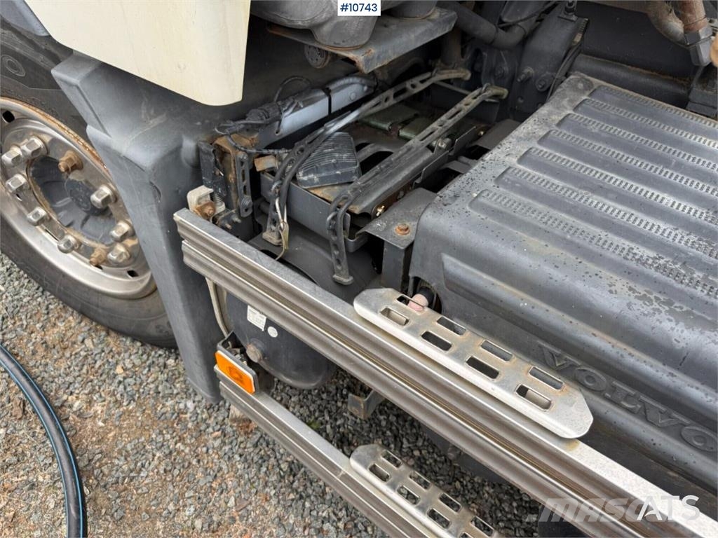 Volvo FH440 6x2 Truck with Loader Camiones elevadores de gancho
