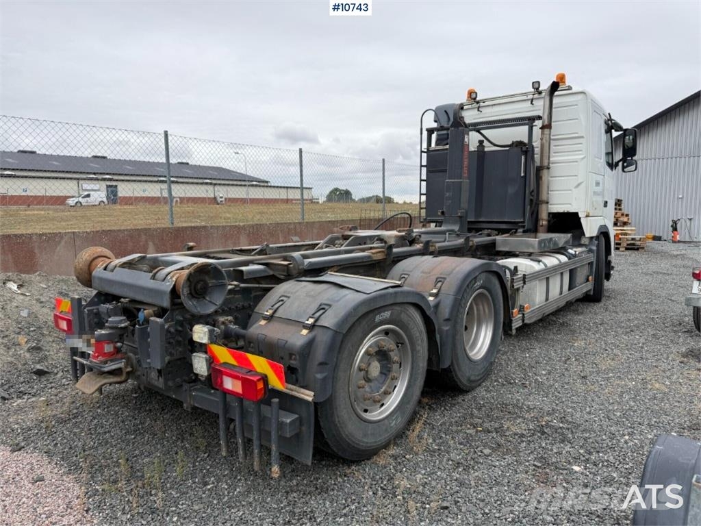 Volvo FH440 6x2 Truck with Loader Camiones elevadores de gancho