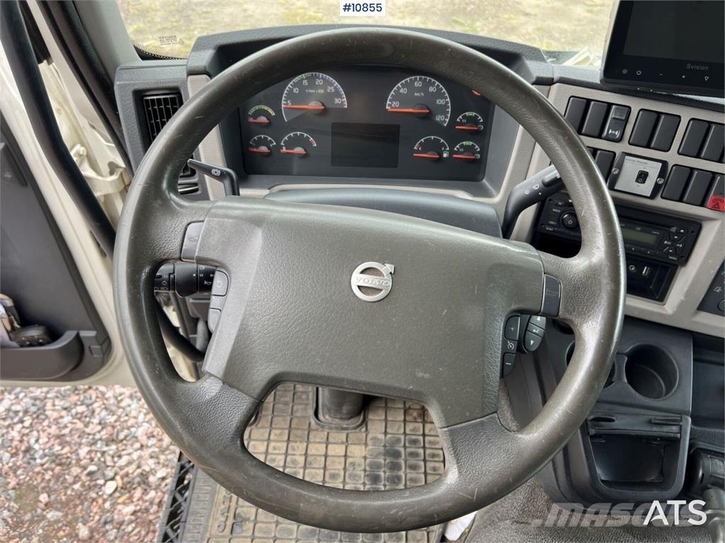 Volvo FL 4x2 Refrigerated Truck with Rear Tail Lift Temperature controlled trucks