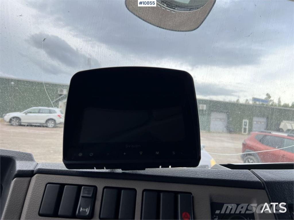 Volvo FL 4x2 Refrigerated Truck with Rear Tail Lift Temperature controlled trucks