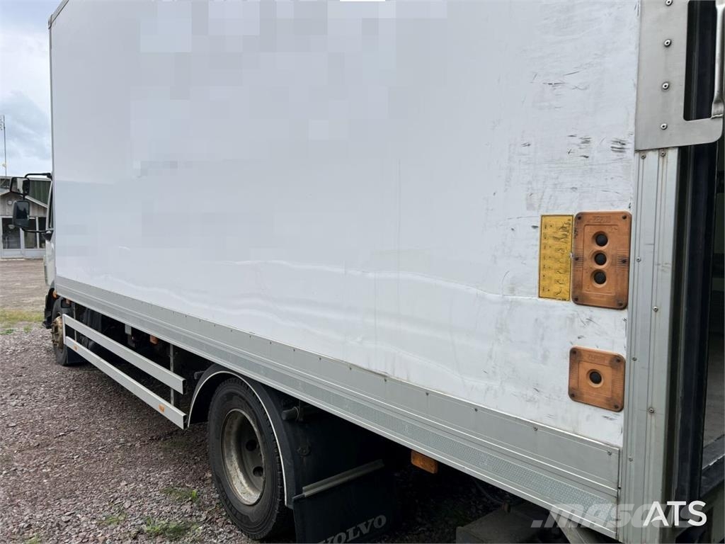 Volvo FL 4x2 Refrigerated Truck with Rear Tail Lift Temperature controlled trucks