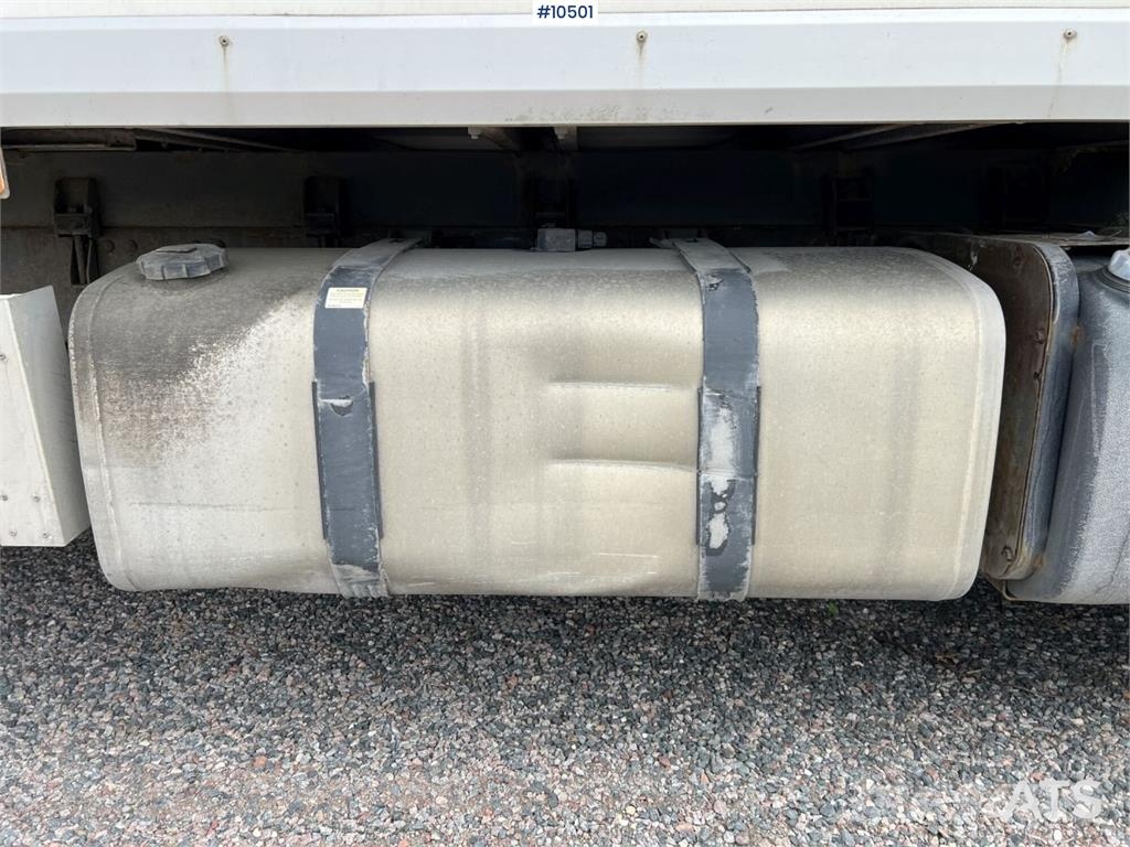 Volvo FM 300 4x2 Box Truck with Tail Lift Sanduk kamioni