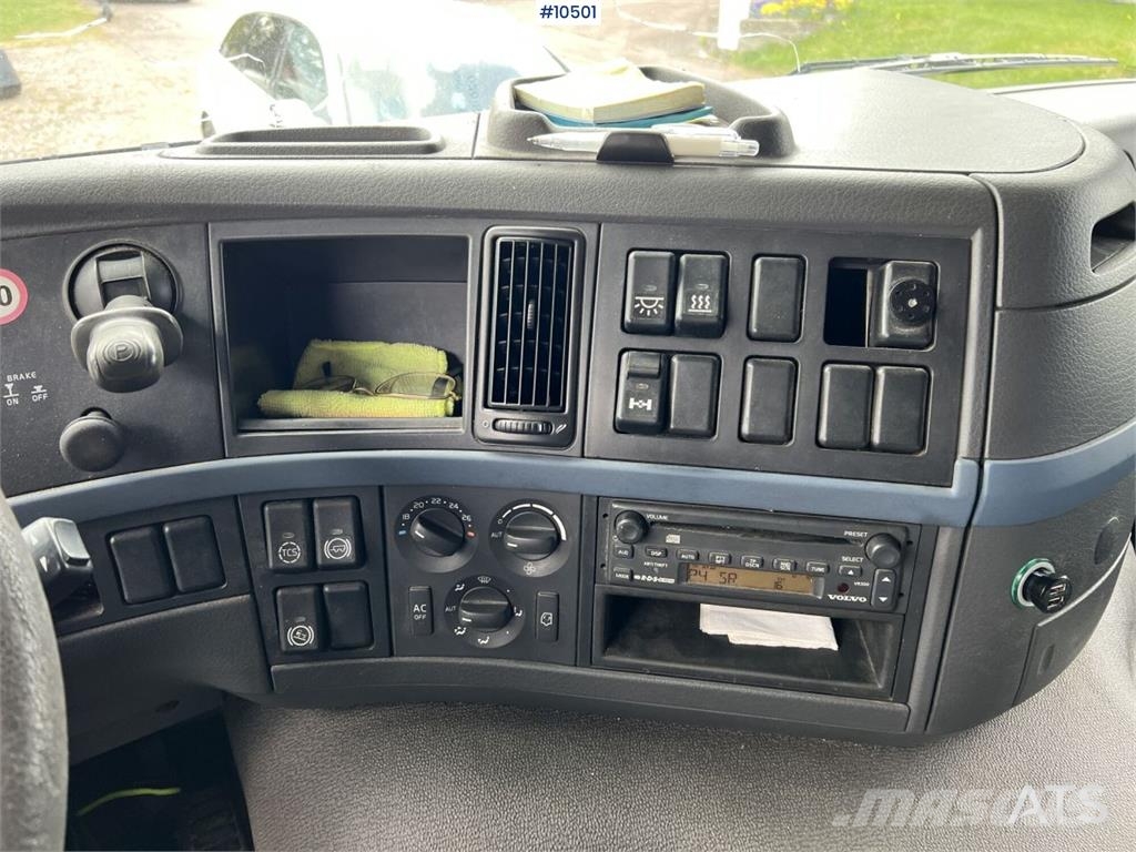 Volvo FM 300 4x2 Box Truck with Tail Lift Sanduk kamioni
