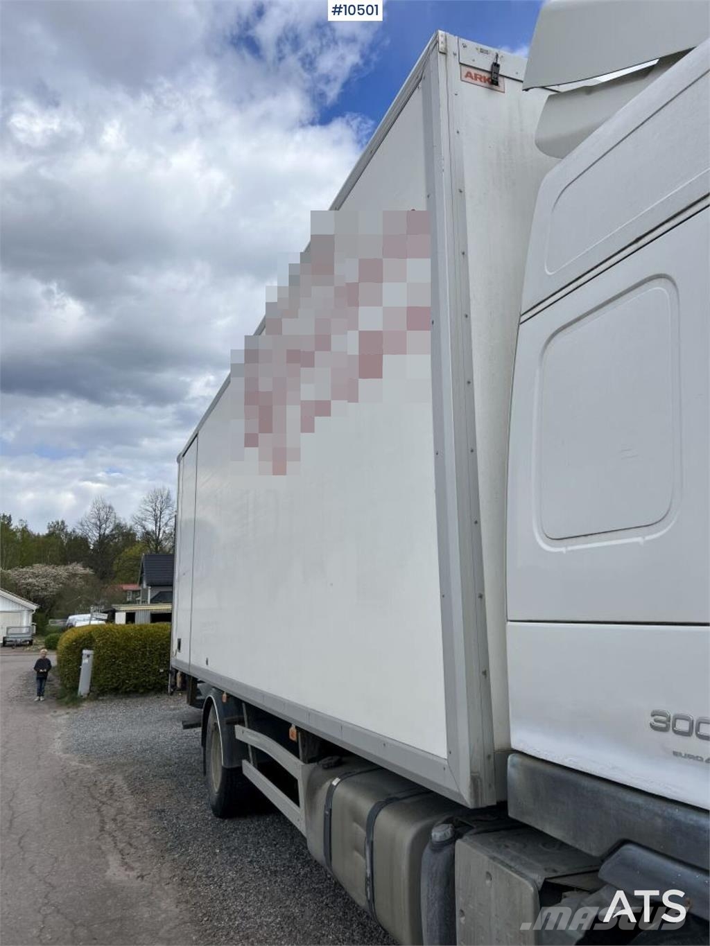Volvo FM 300 4x2 Box Truck with Tail Lift Sanduk kamioni