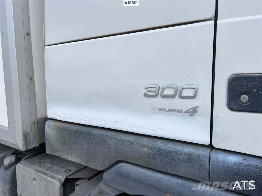 Volvo FM 300 4x2 Box Truck with Tail Lift Sanduk kamioni