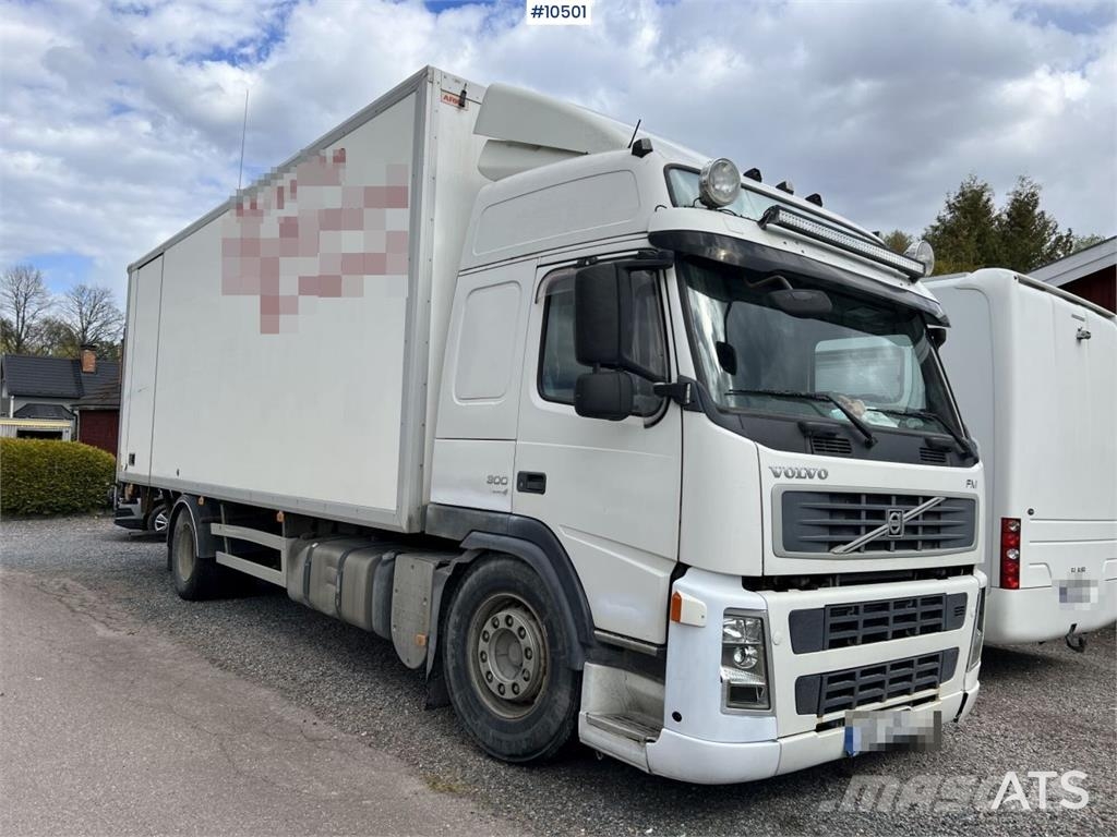 Volvo FM 300 4x2 Box Truck with Tail Lift Sanduk kamioni