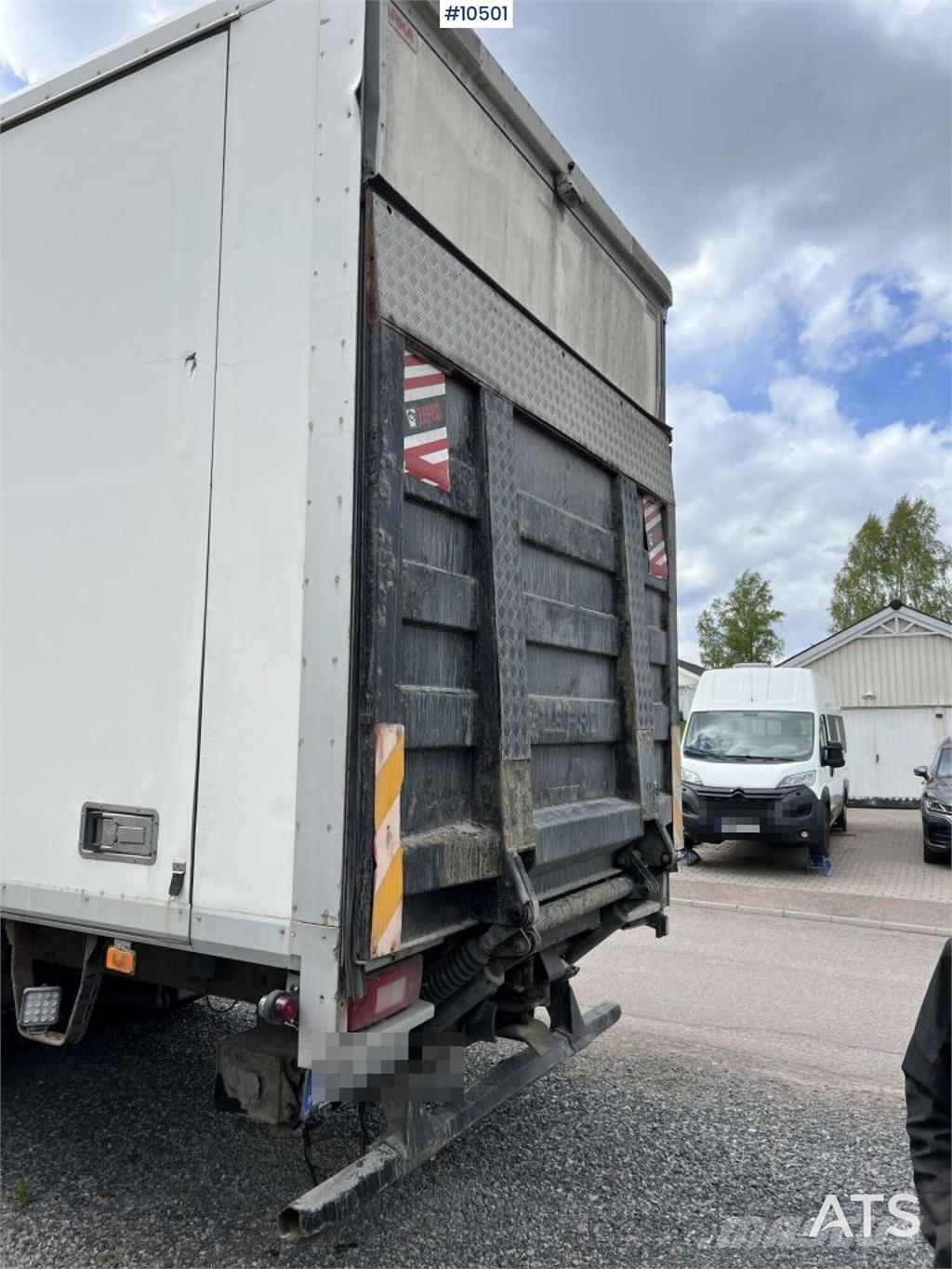 Volvo FM 300 4x2 Box Truck with Tail Lift Sanduk kamioni