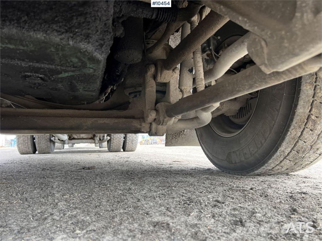 Volvo FM 6x2 Wood Chip Truck – Truck and Trailer (VIDEO) Skříňová nástavba