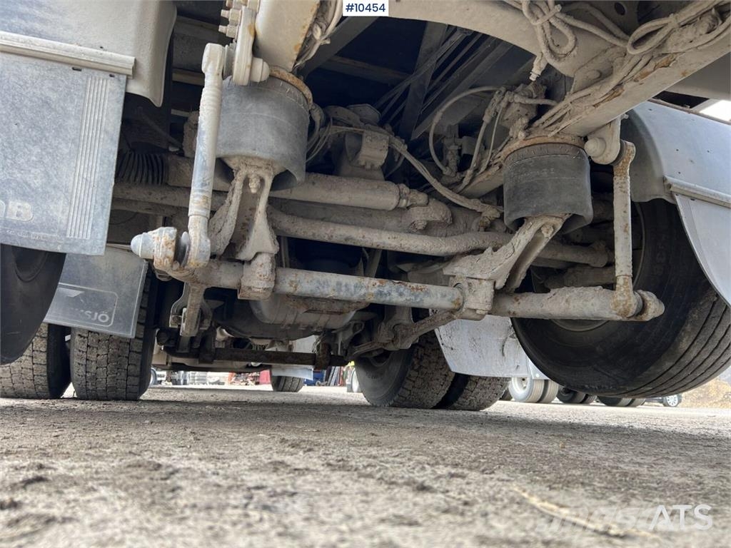 Volvo FM 6x2 Wood Chip Truck – Truck and Trailer (VIDEO) Skříňová nástavba