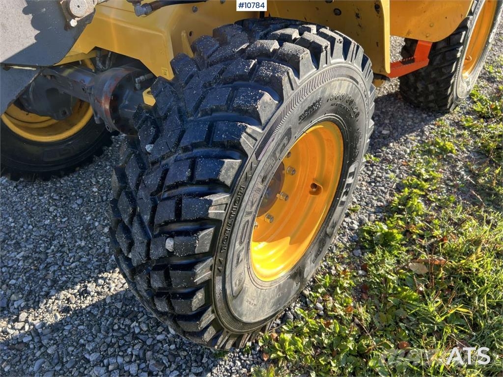 Volvo L30GS Wheel Loader with Attachments (VIDEO) Wielladers