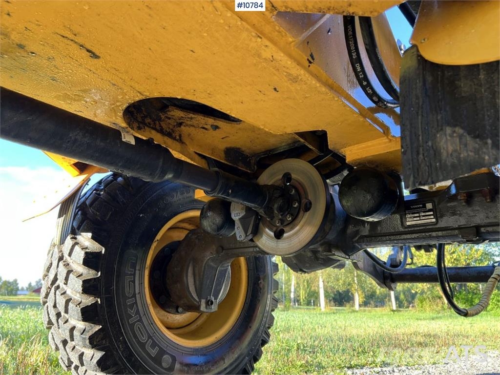 Volvo L30GS Wheel Loader with Attachments (VIDEO) Wielladers