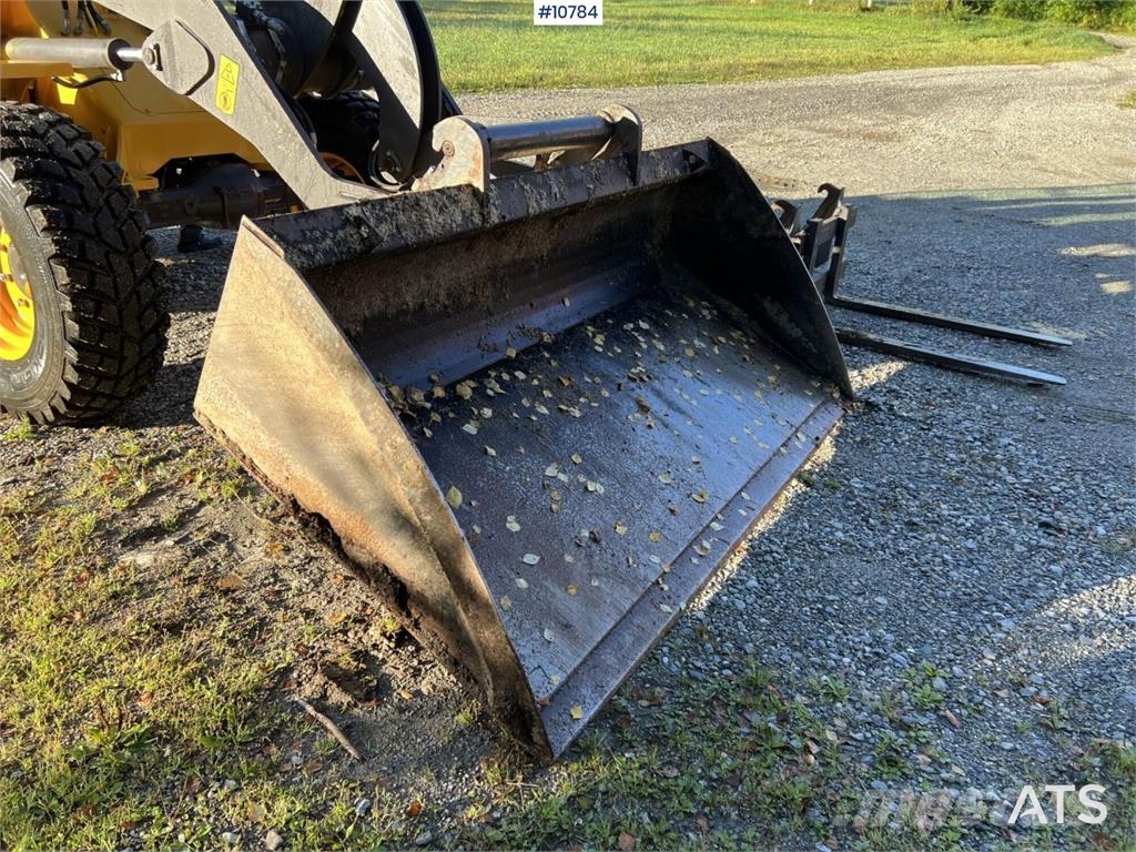 Volvo L30GS Wheel Loader with Attachments (VIDEO) Wielladers