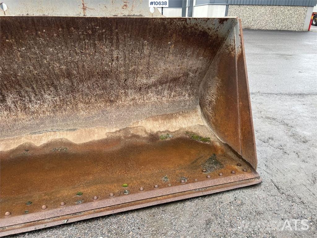 Volvo Loader Bucket with Large BM دلاء