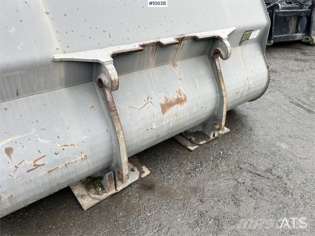 Volvo Loader Bucket with Large BM دلاء